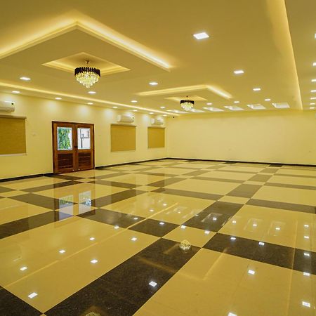Tpc Camphor Hotel Tiruchirappalli Ngoại thất bức ảnh