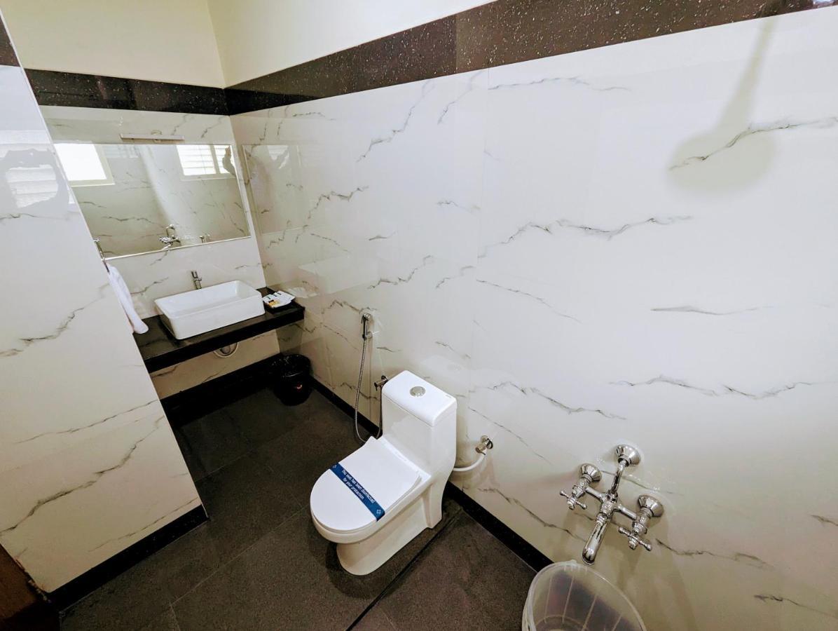 Tpc Camphor Hotel Tiruchirappalli Ngoại thất bức ảnh