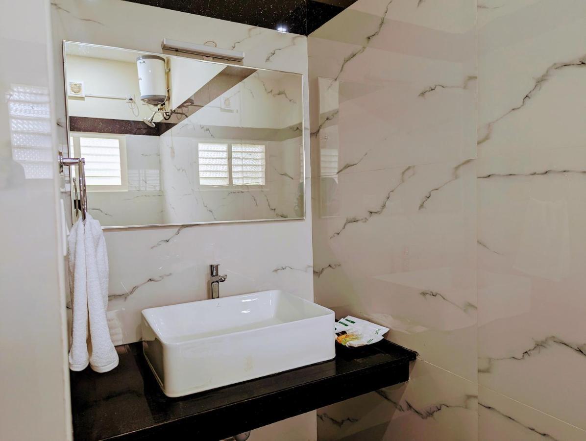 Tpc Camphor Hotel Tiruchirappalli Ngoại thất bức ảnh