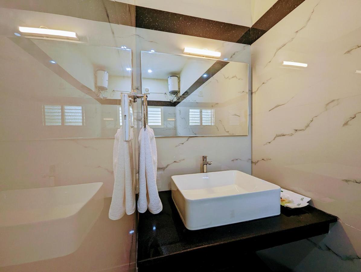 Tpc Camphor Hotel Tiruchirappalli Ngoại thất bức ảnh