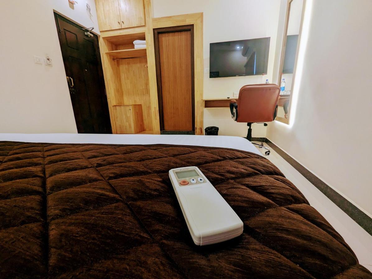 Tpc Camphor Hotel Tiruchirappalli Ngoại thất bức ảnh