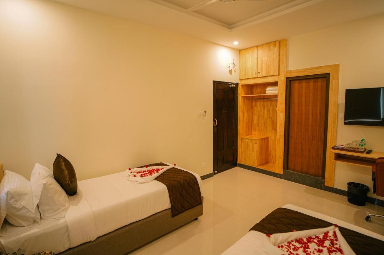 Tpc Camphor Hotel Tiruchirappalli Ngoại thất bức ảnh