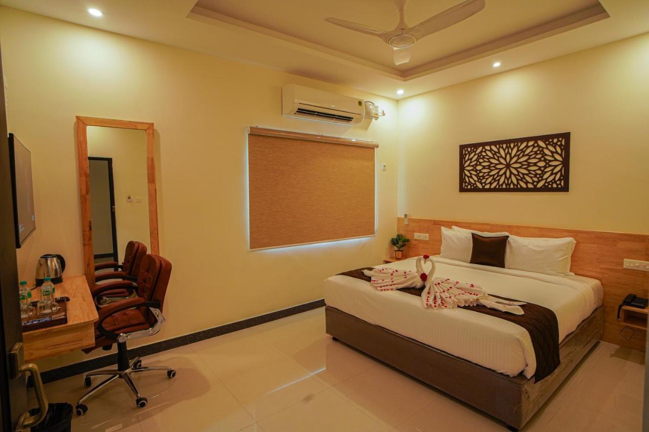 Tpc Camphor Hotel Tiruchirappalli Ngoại thất bức ảnh