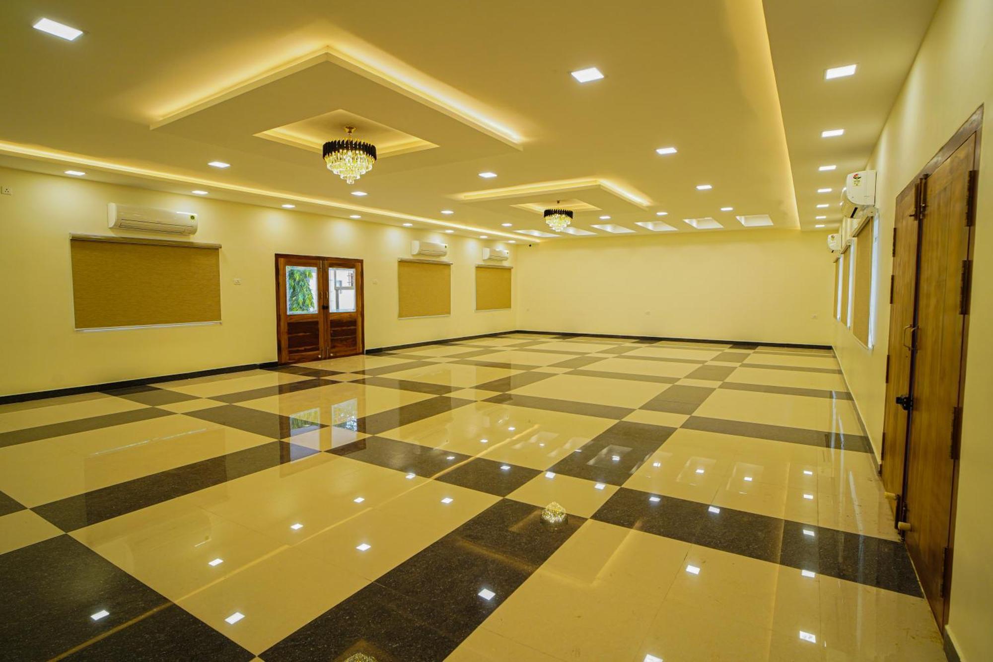 Tpc Camphor Hotel Tiruchirappalli Ngoại thất bức ảnh