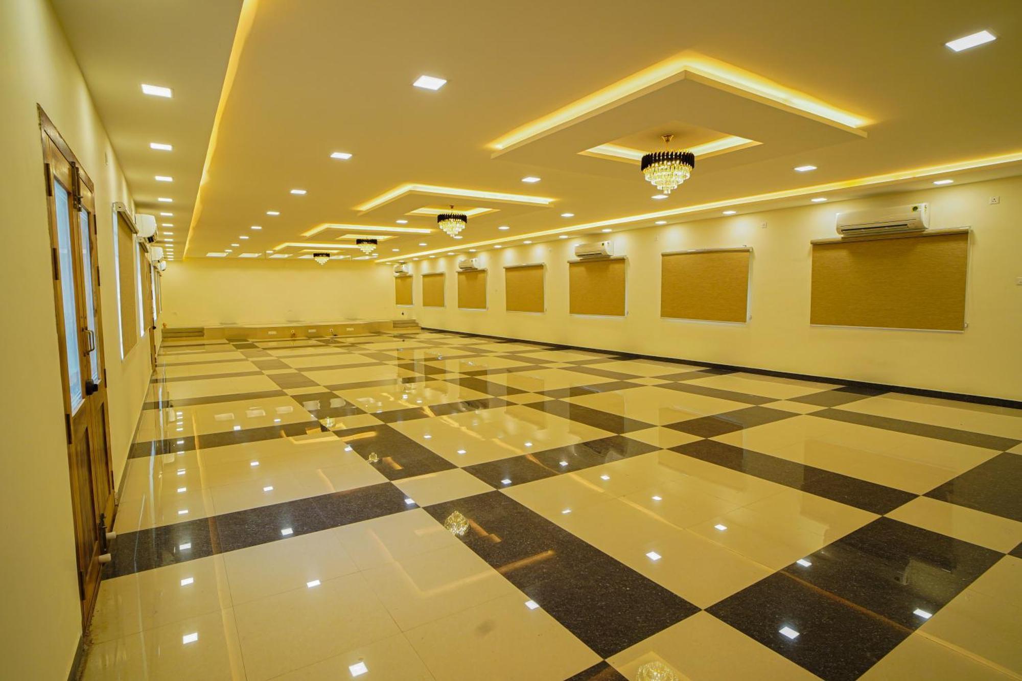 Tpc Camphor Hotel Tiruchirappalli Ngoại thất bức ảnh