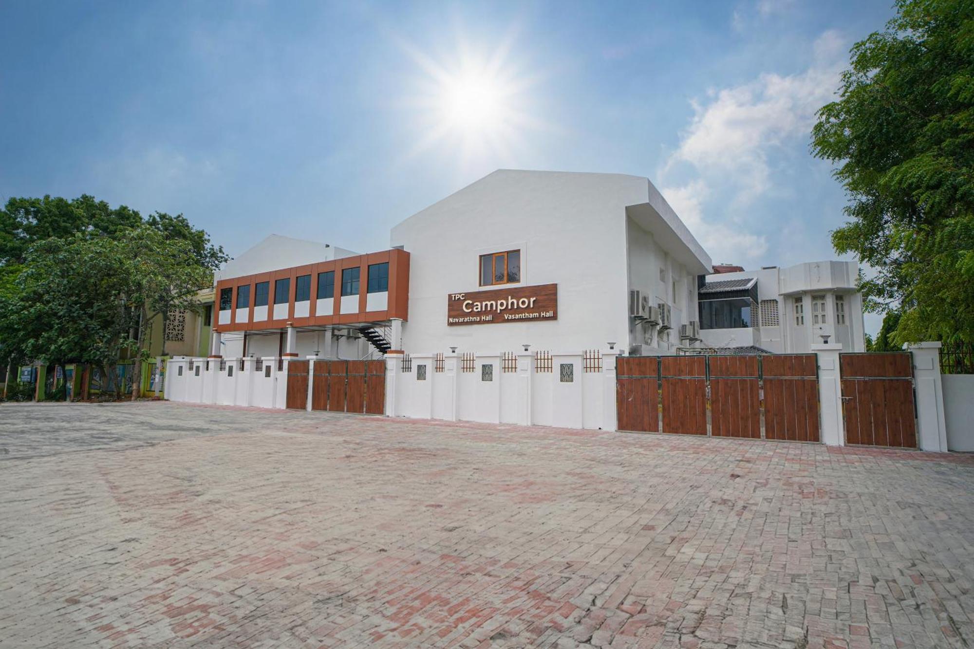 Tpc Camphor Hotel Tiruchirappalli Ngoại thất bức ảnh